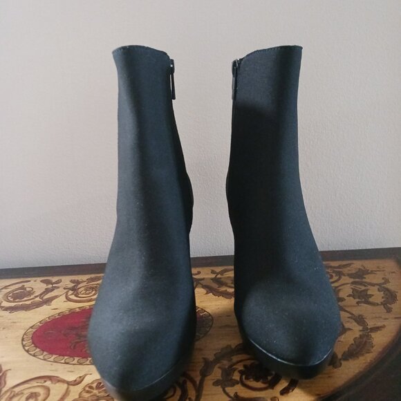 DONALD J PLINER ESRA ankle bootie - Picture 2 of 5